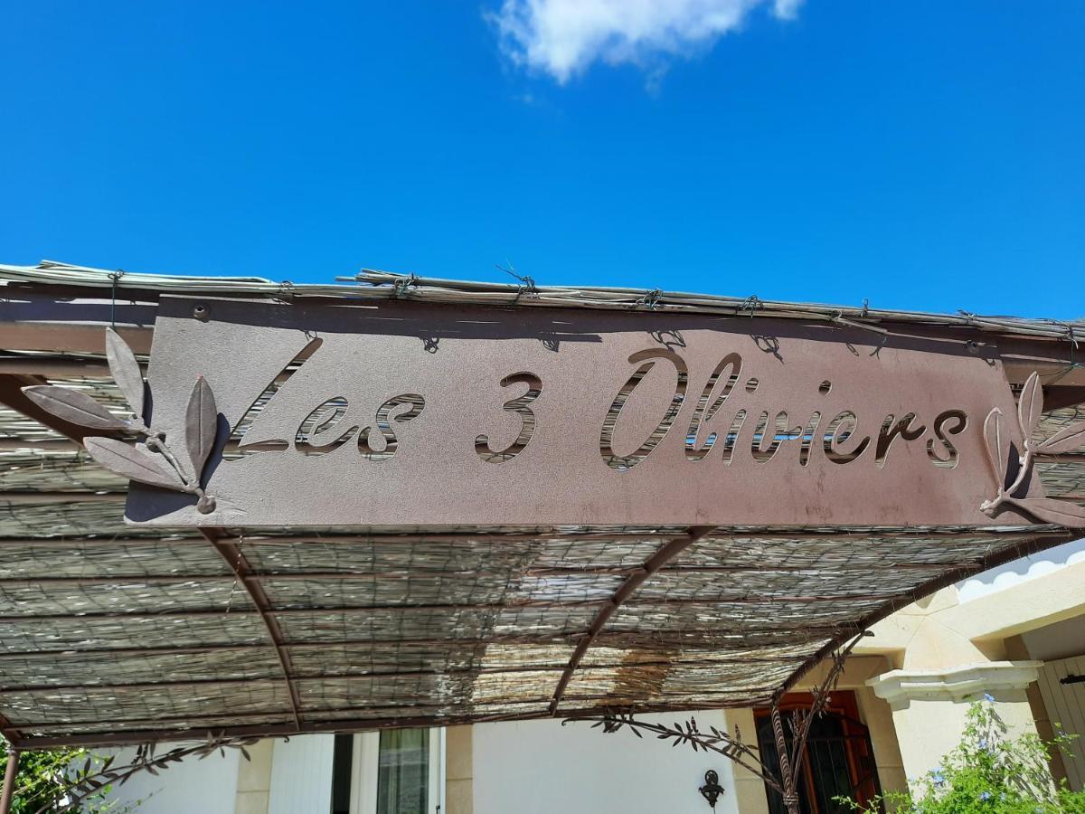 Bed and Breakfast Fenetre Sur Les Alpilles Saint-Martin-de-Crau Exterior foto