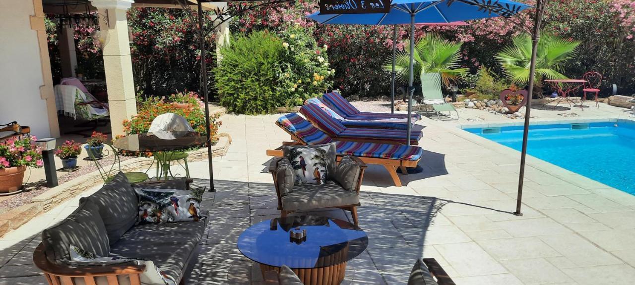 Bed and Breakfast Fenetre Sur Les Alpilles Saint-Martin-de-Crau Exterior foto